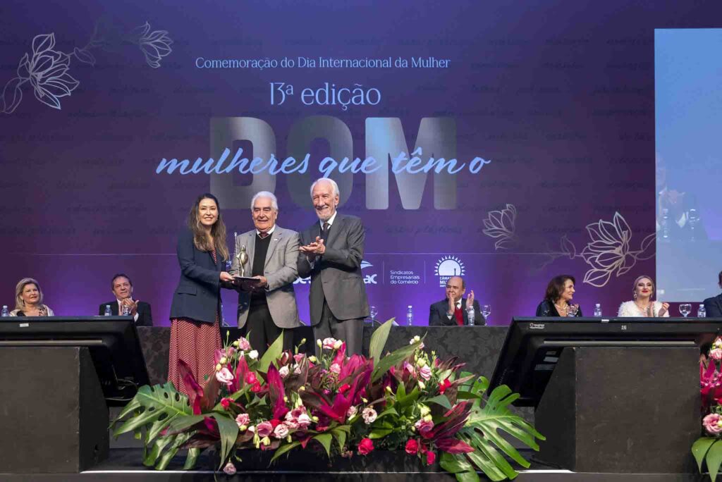 FECOMÉRCIO CMEG PREMIAM MULHERES DACI PIANA E PRIMEIRA DAMA DO PARANA LUCIANA SAITO MASSA.