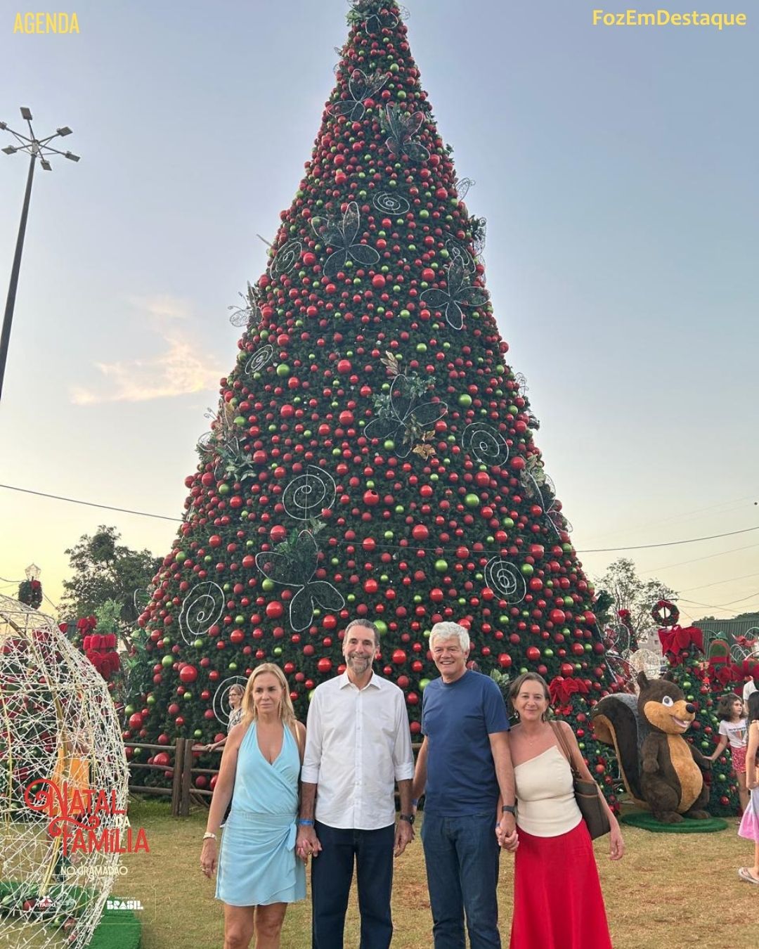 O diretor-geral de Itaipu, Enio Verri, com a esposa, Neusa Barbi Verri; e o diretor de Coordenação, Carlos Carboni, com a esposa, Lucimar Caboni. Foto: Divulgação/Itaipu Binacional
