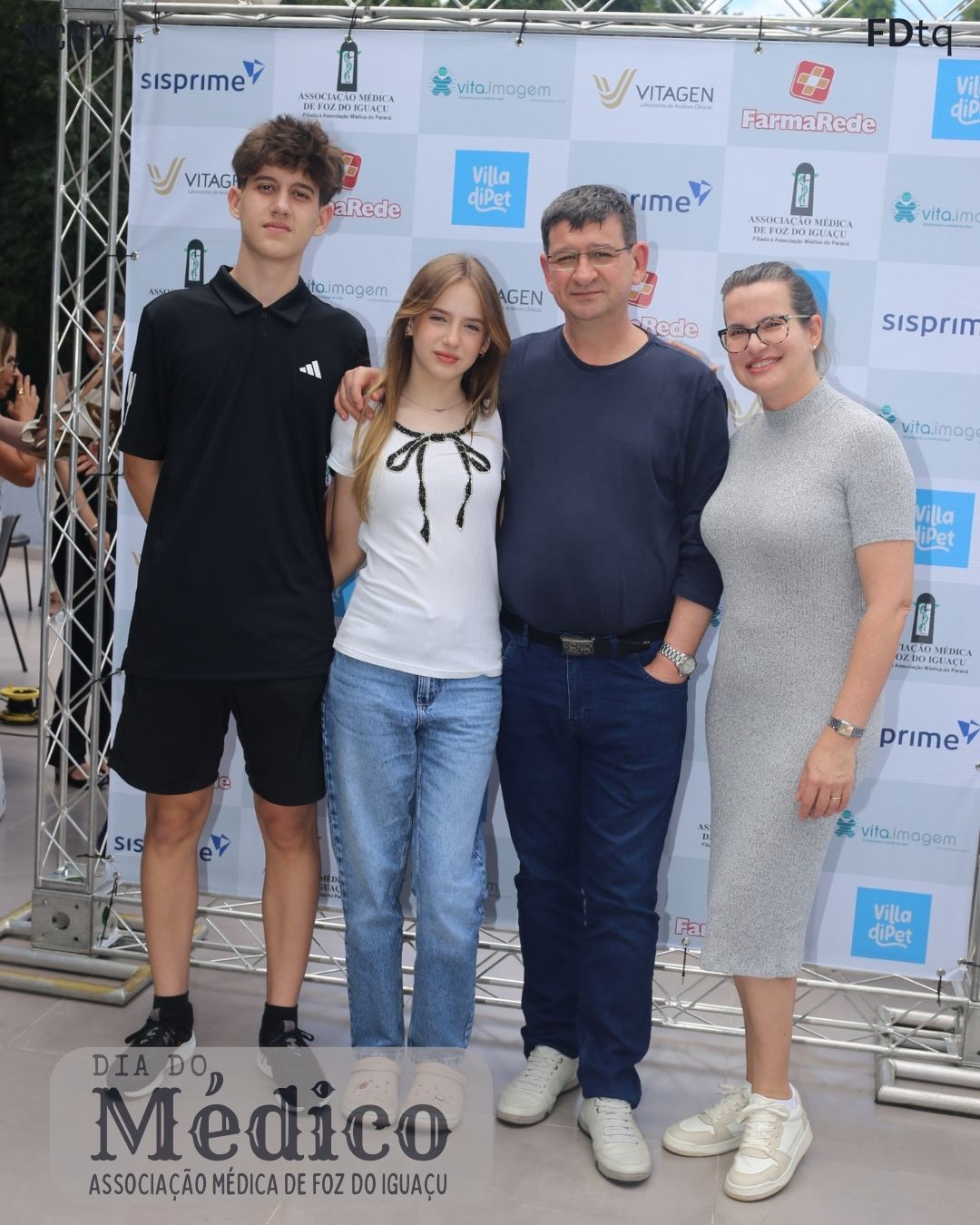 Associação Médica de Foz do Iguaçu
Almoço Dia do Médico
Presidente: Marcel Stathacos e Castella
1º Vice-presidente: Ivan Monteiro da Silva Junior
2º Vice-presidente: Kennedy Andrade da Silva
Secretário Geral: Antonio Luiz da Costa Martins
1º Secretário: Hilário Parise Jr
2ª Secretária: Adriane Brasileiro Mazocoli Silva
1ª Tesoureira: Francieli Katiuscia Bordin
2ª Tesoureira: Ellen Block
dr brenn, denise brenn