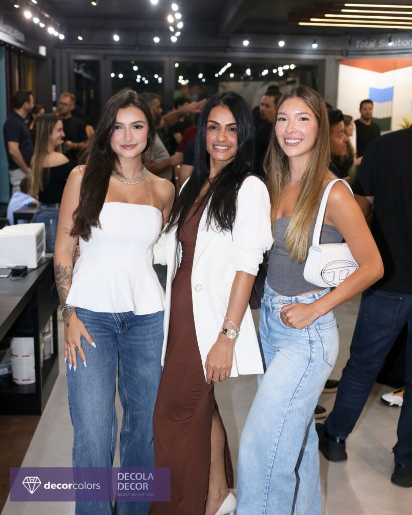 Decola Decor Select Summit 2026?
Sedenir Dorneles
Leonardo Arruda e as mentorias de João Appolinário em Foz.
Decor Colors Foz 2026 